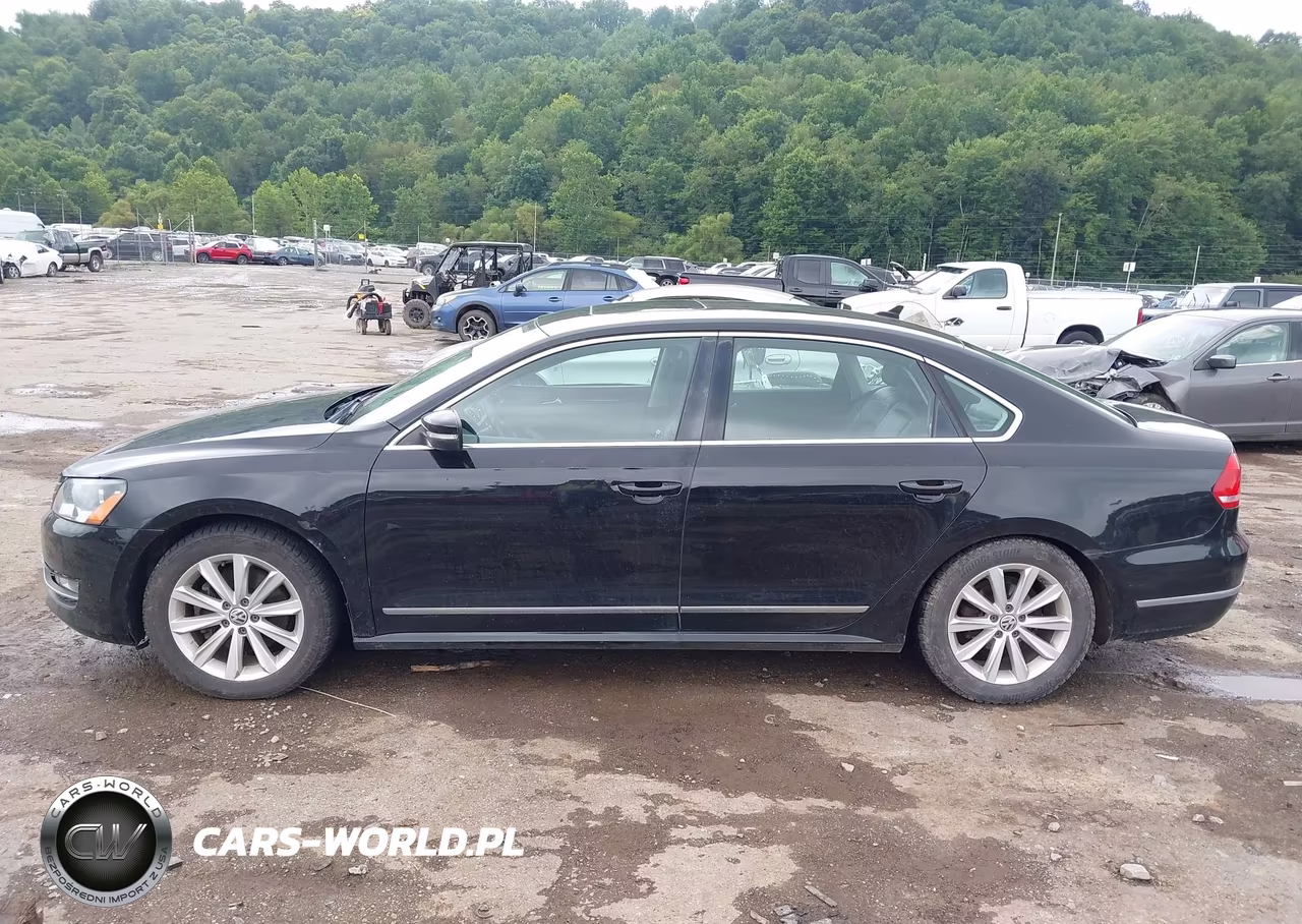 2013 Volkswagen Passat 2.5L Sel Premium VIN:1VWCP7A31DC147083 - 14