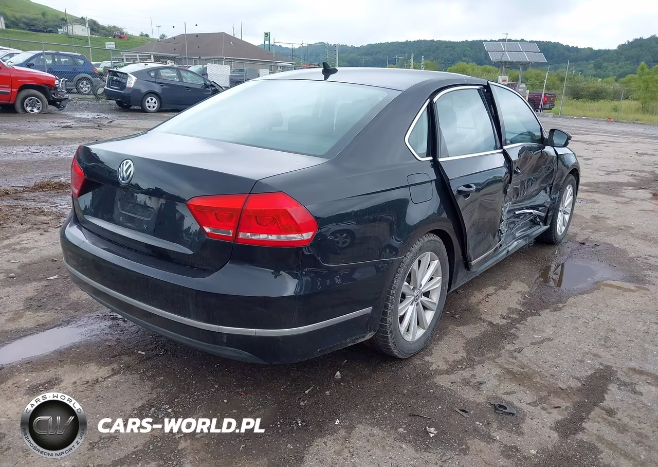 2013 Volkswagen Passat 2.5L Sel Premium VIN:1VWCP7A31DC147083 - 4