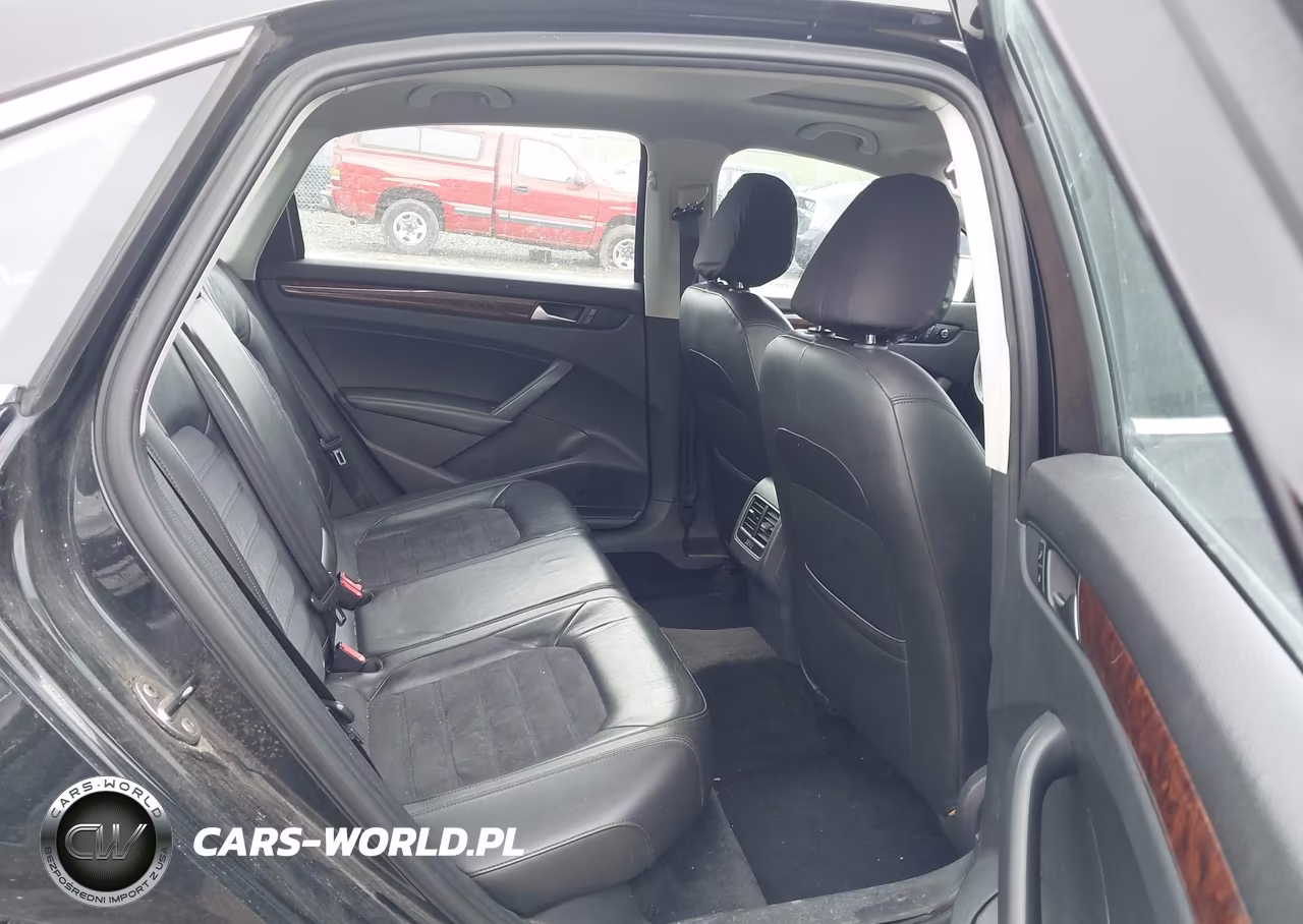 2013 Volkswagen Passat 2.5L Sel Premium VIN:1VWCP7A31DC147083 - 8