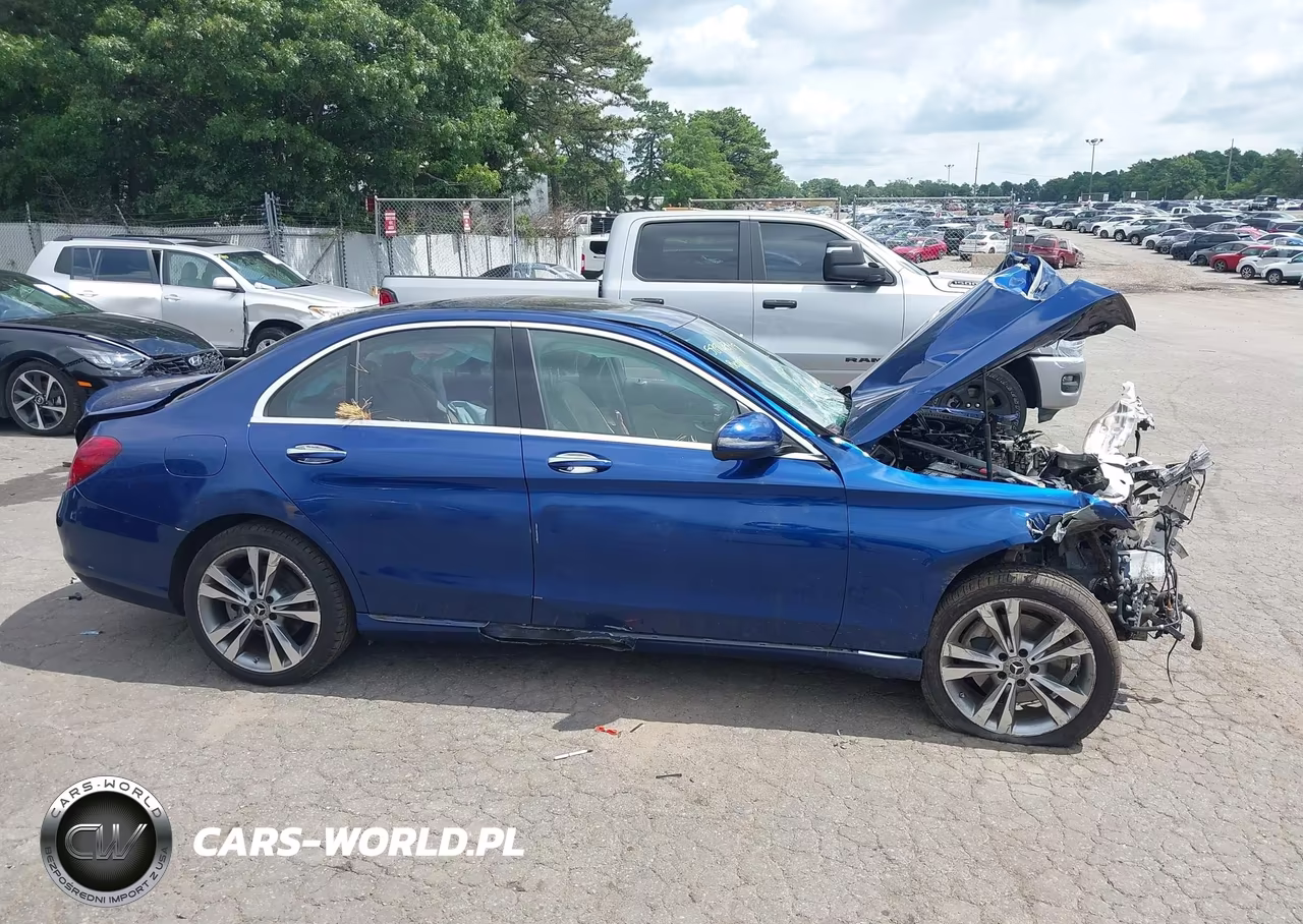 2018 Mercedes-Benz C 300 4Matic VIN:55SWF4KB2JU245611 - 13