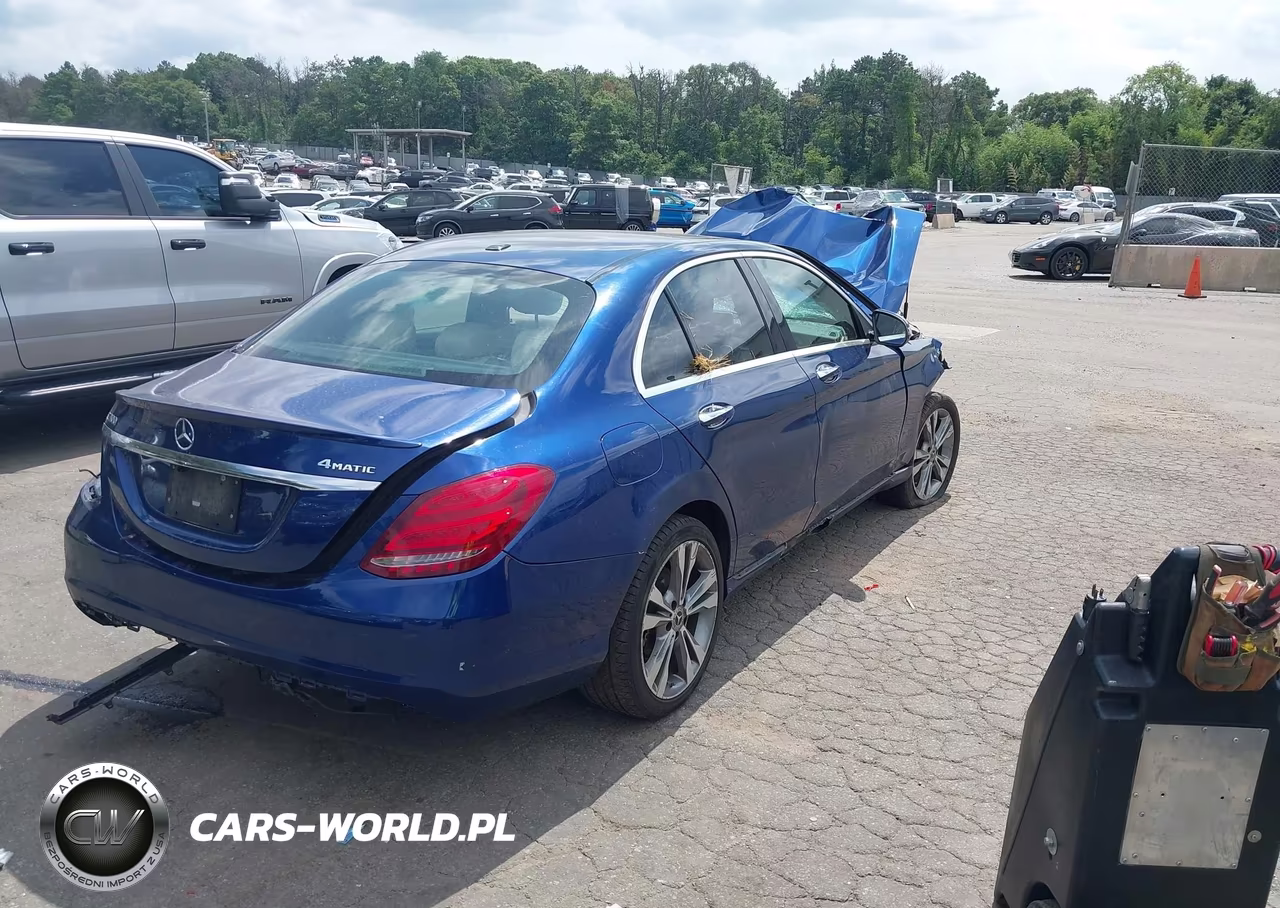 2018 Mercedes-Benz C 300 4Matic VIN:55SWF4KB2JU245611 - 4