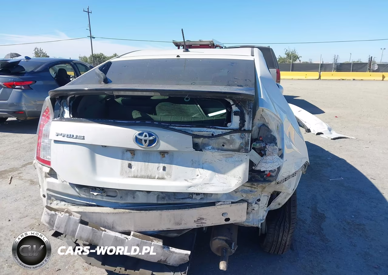 2015 Toyota Prius Two VIN:JTDKN3DUXF0446867 - 15