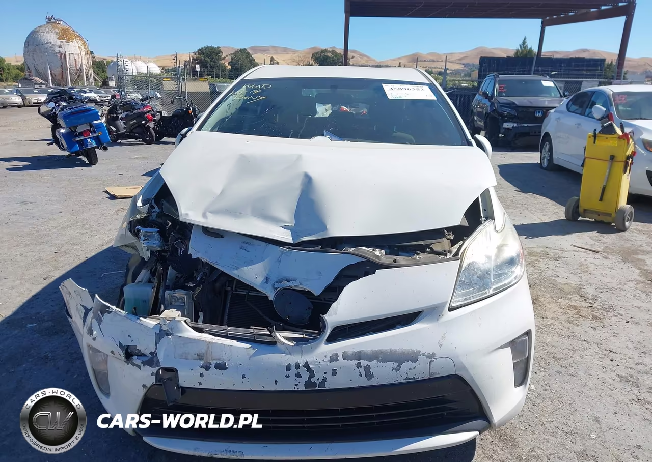 2015 Toyota Prius Two VIN:JTDKN3DUXF0446867 - 16