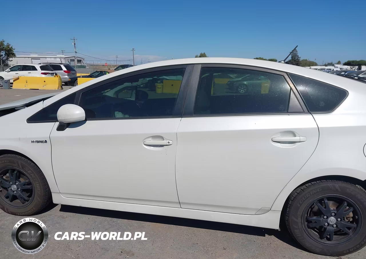 2015 Toyota Prius Two VIN:JTDKN3DUXF0446867 - 18
