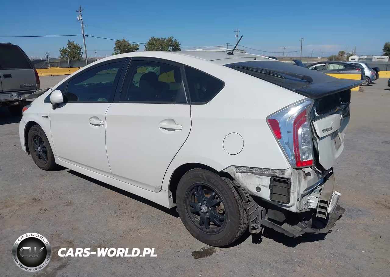 2015 Toyota Prius Two VIN:JTDKN3DUXF0446867 - 3
