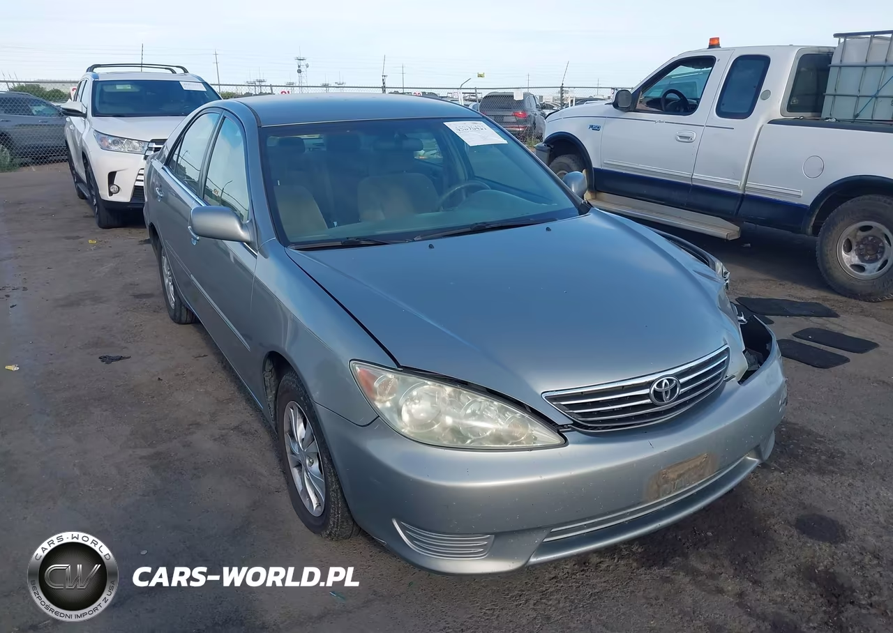 2006 Toyota Camry Le V6 – zdjęcie 1 z 16