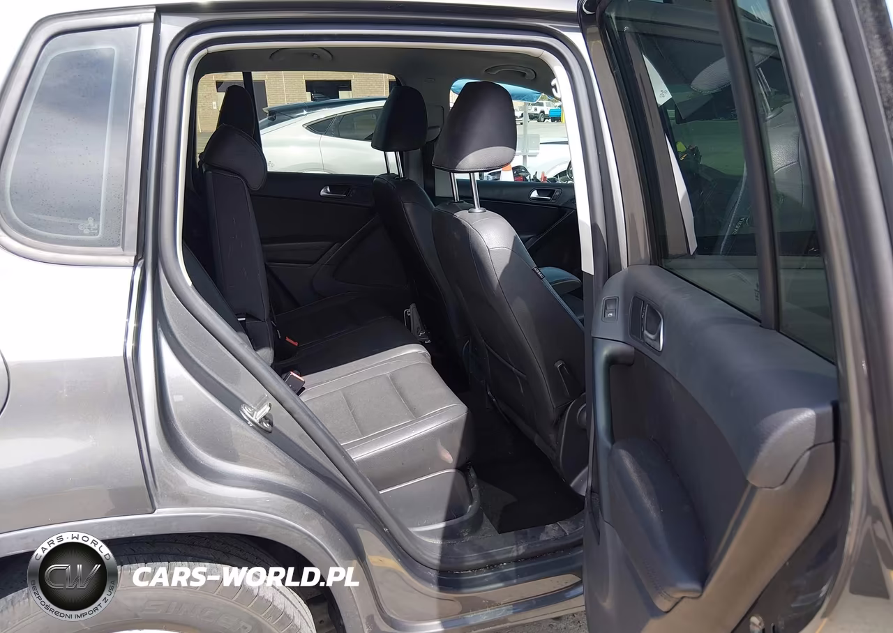 2016 Volkswagen Tiguan S VIN:WVGAV7AX6GW585017 - 8