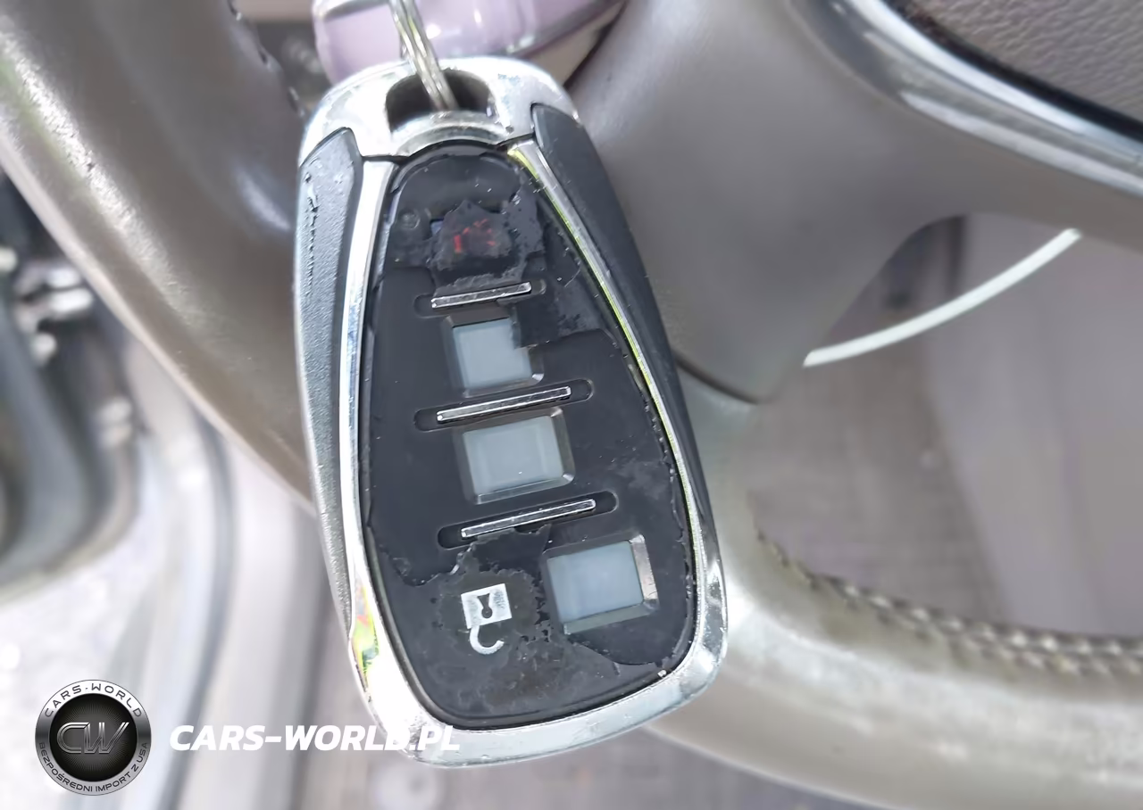 2018 Chevrolet Traverse Premier VIN:1GNEVJKW6JJ212032 - 11