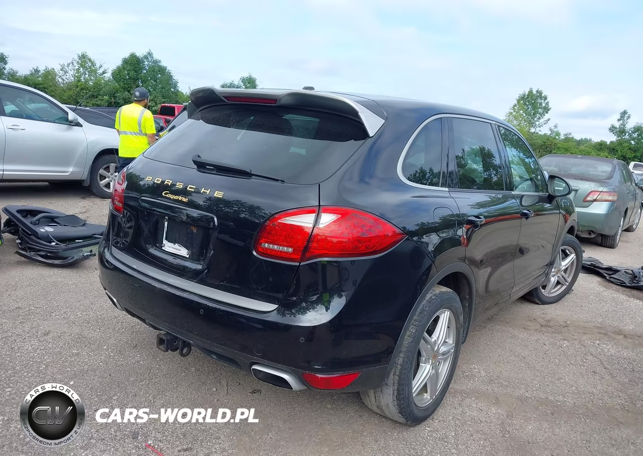 2014 Porsche Cayenne Platinum Edition VIN:WP1AA2A25ELA92854 - 4