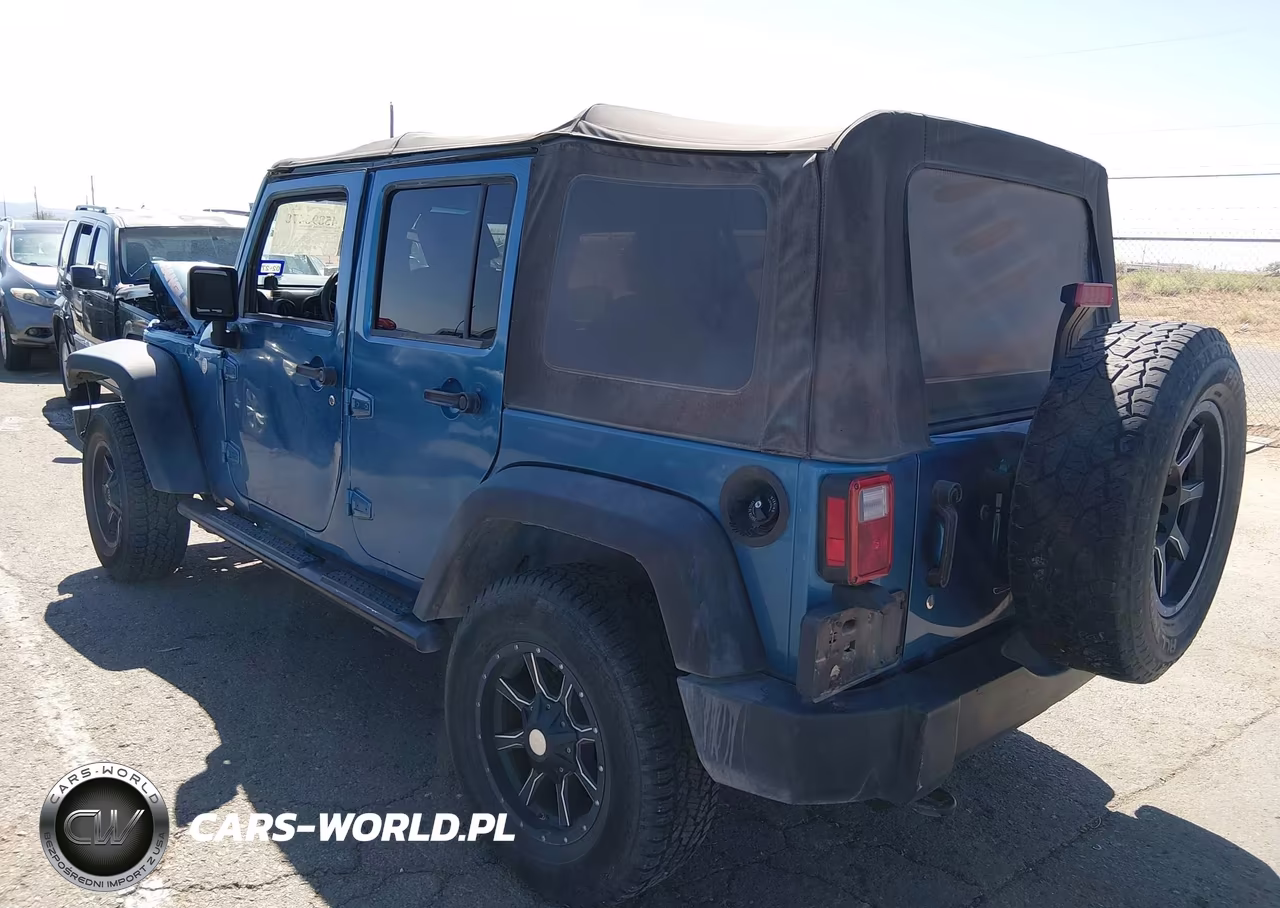 2010 Jeep Wrangler Unlimited Sport VIN:1J4BA3H17AL102166 - 3