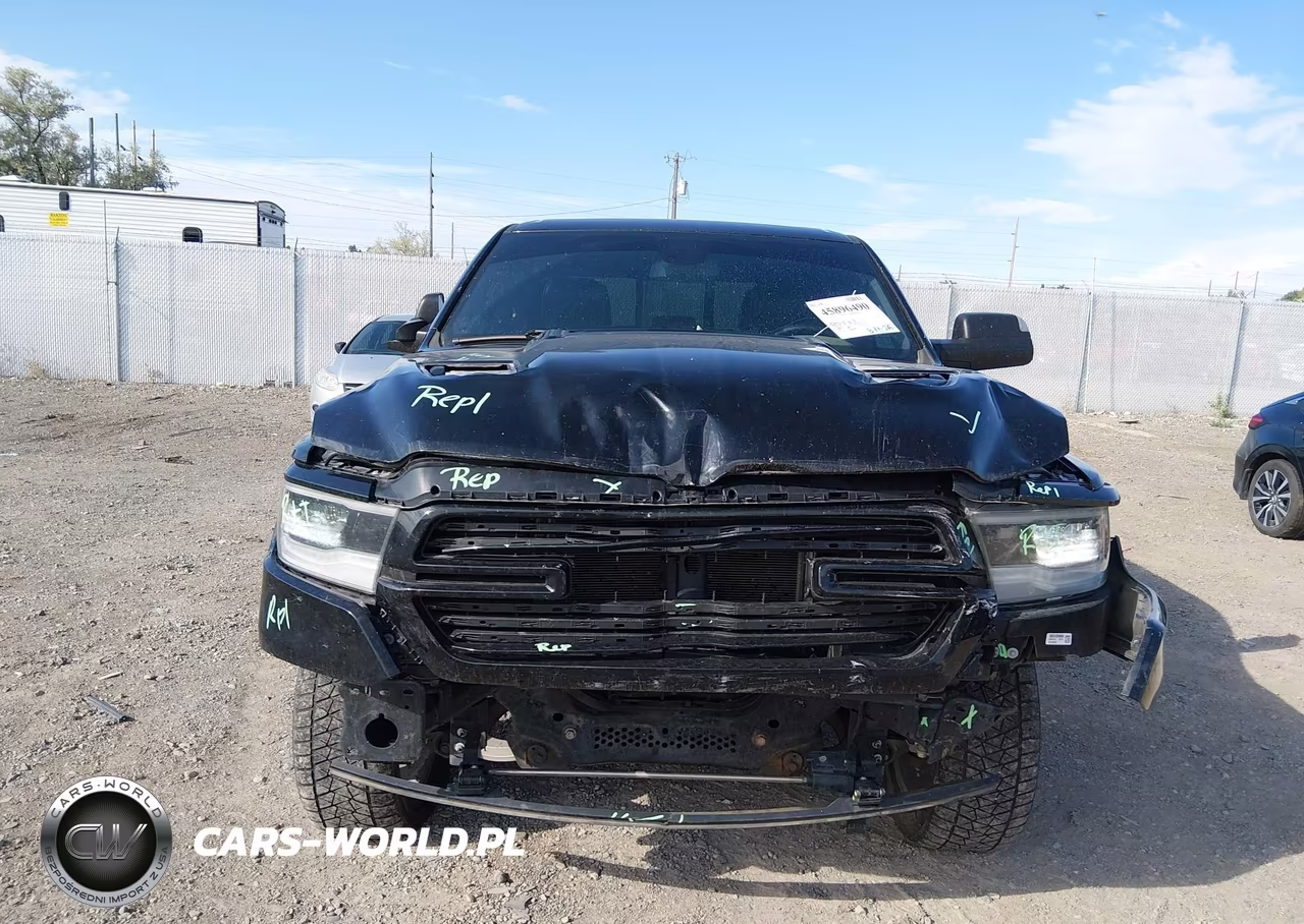 2019 Ram 1500 Laramie 4X4 6'4 Box VIN:1C6SRFRT2KN586230 - 12