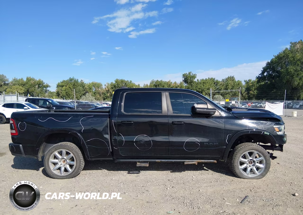 2019 Ram 1500 Laramie 4X4 6'4 Box VIN:1C6SRFRT2KN586230 - 13
