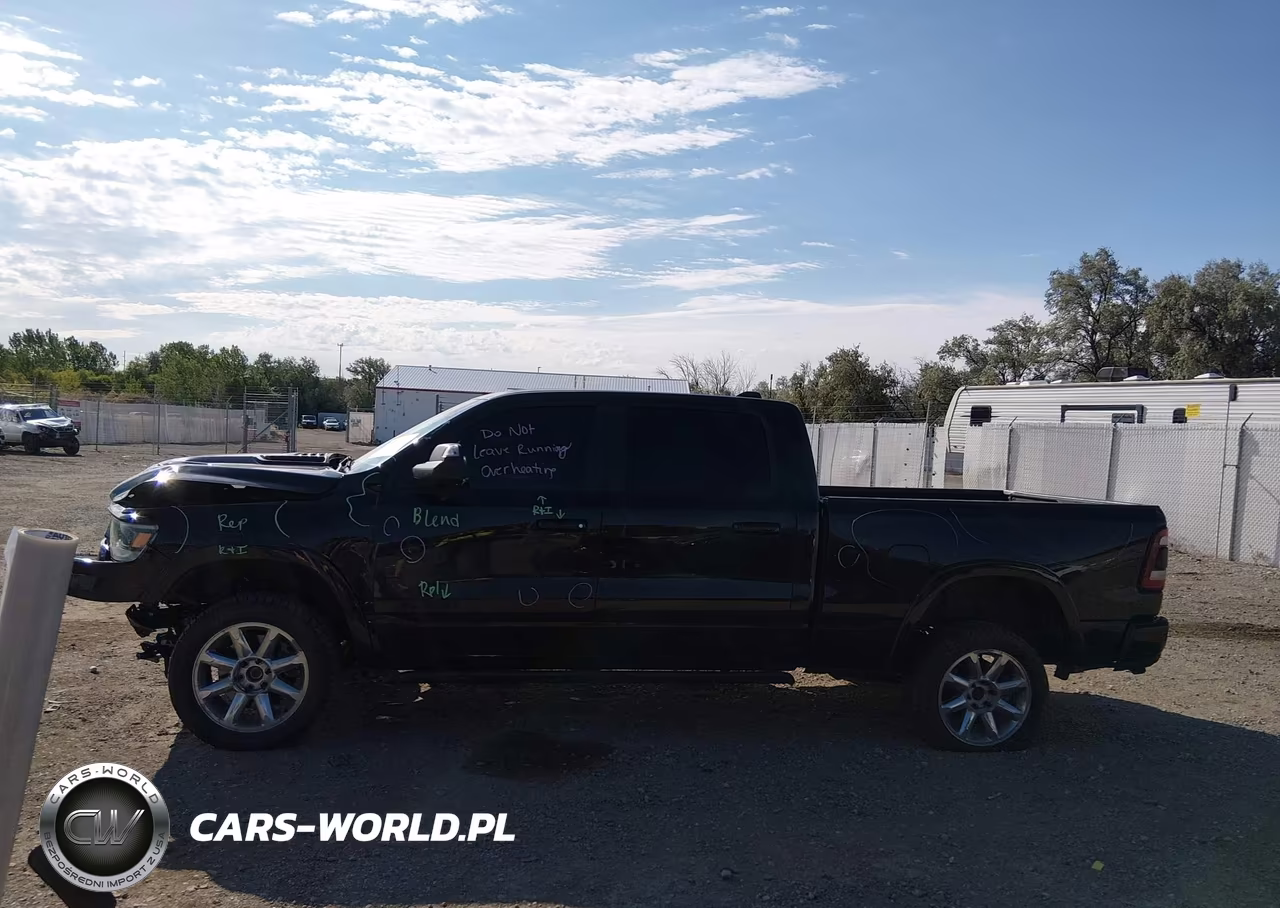 2019 Ram 1500 Laramie 4X4 6'4 Box VIN:1C6SRFRT2KN586230 - 14