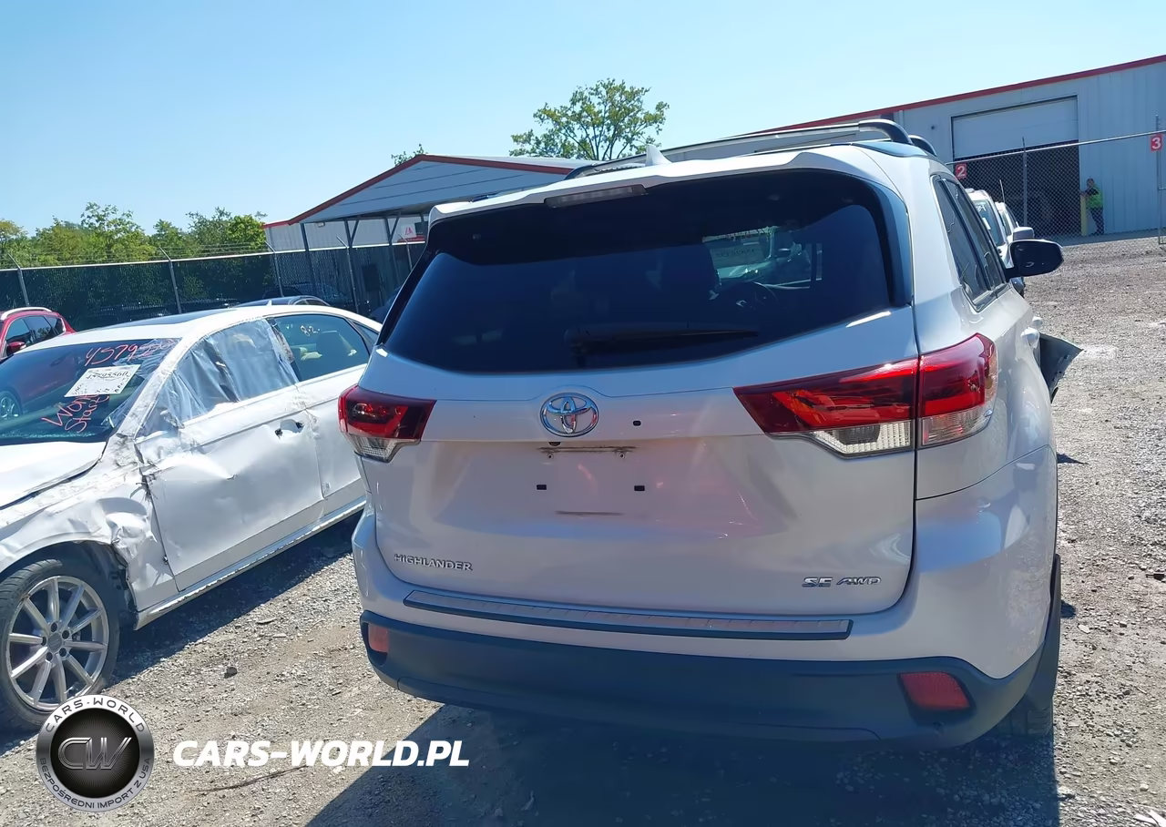 2019 Toyota Highlander Se VIN:5TDJZRFH3KS598841 - 16