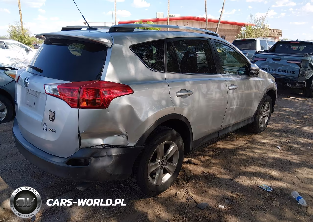 2015 Toyota Rav4 Xle VIN:JTMWFREV5FD066160 - 4