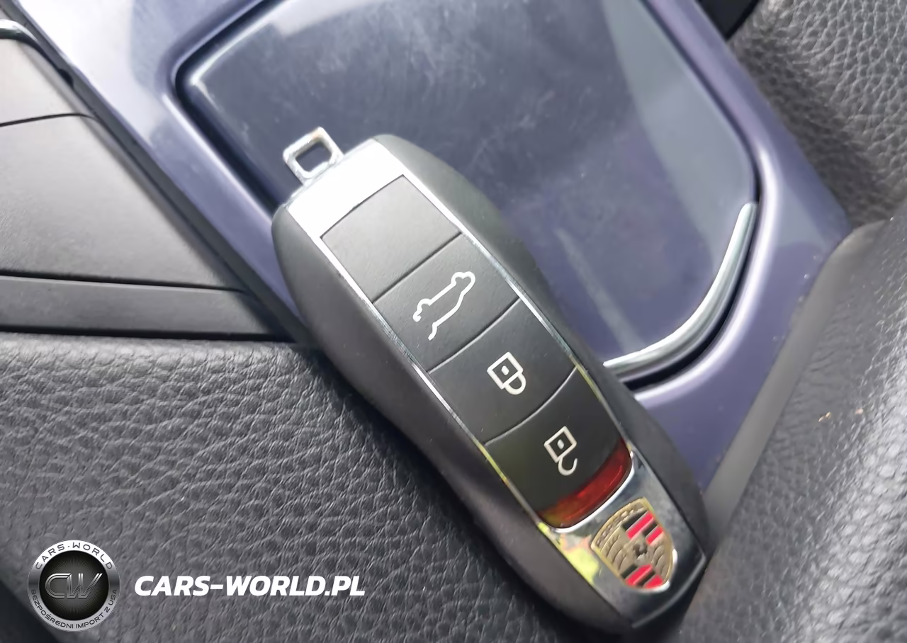 PORSCHE PANAMERA E-HYBRID VIN:WP0AD2A70EL044232 - 11