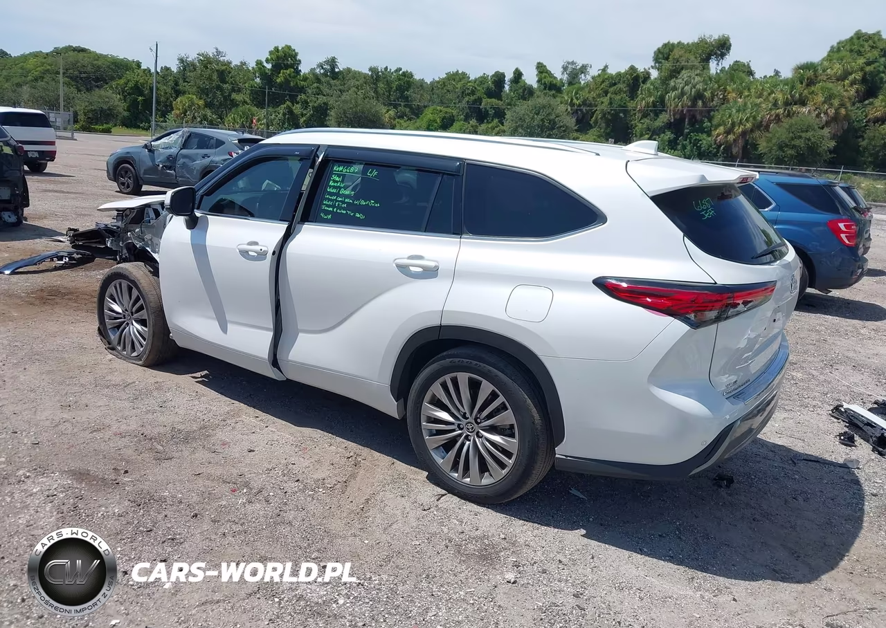 2023 Toyota Highlander Hybrid Platinum VIN:5TDFARAH7PS021838 - 3