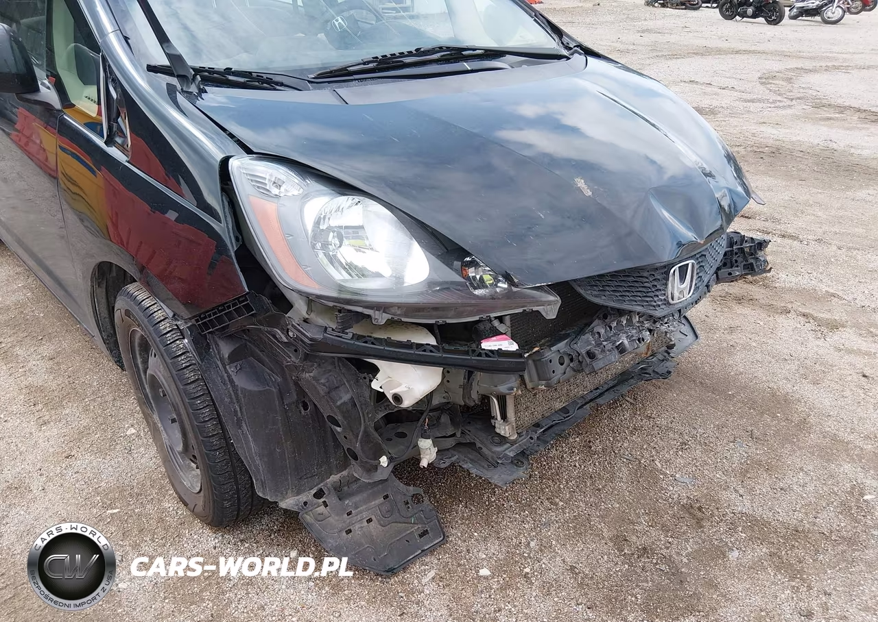 2013 Honda Fit VIN:JHMGE8H38DC067235 - 13