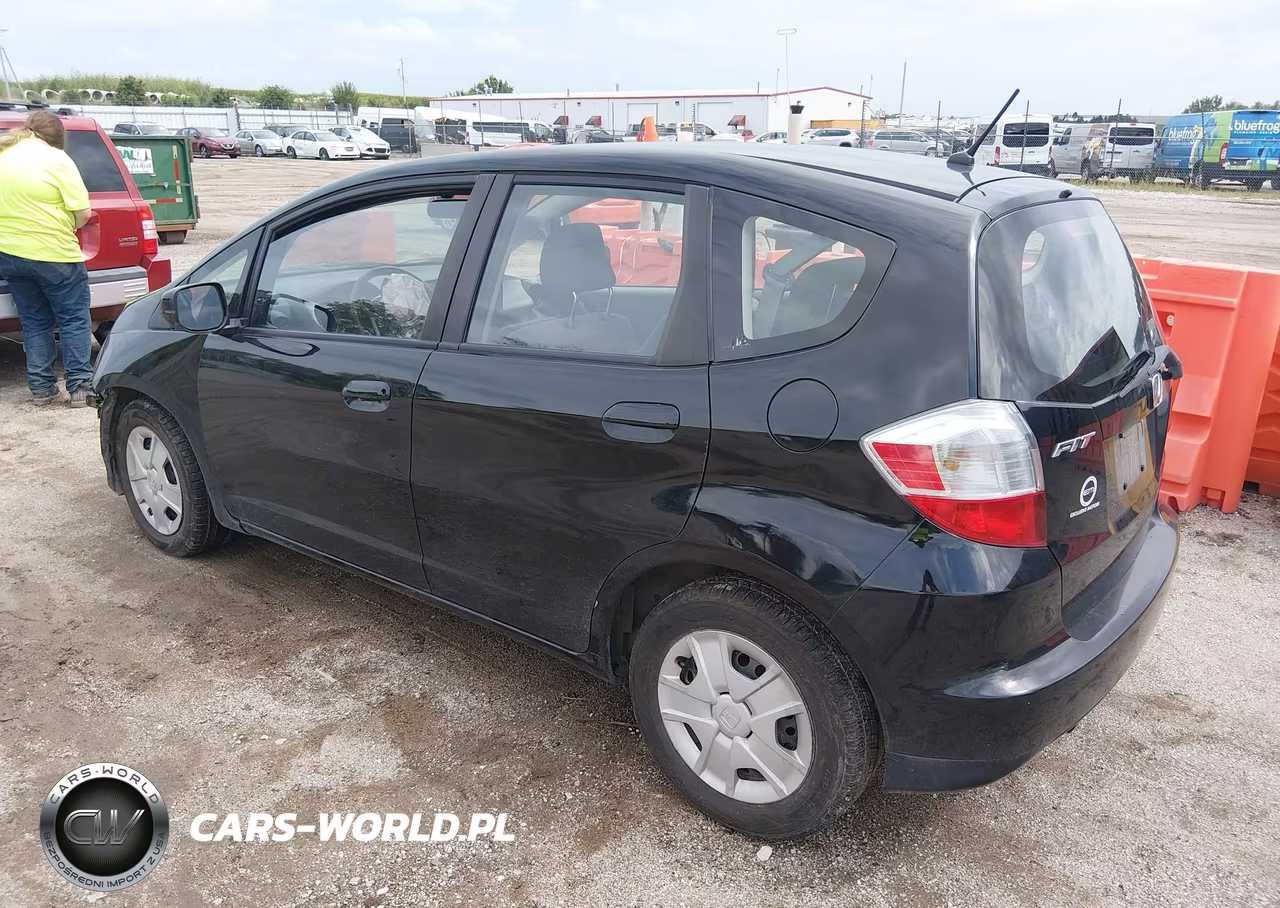 2013 Honda Fit VIN:JHMGE8H38DC067235 - 3