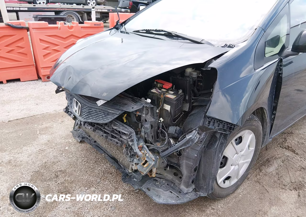 2013 Honda Fit VIN:JHMGE8H38DC067235 - 6