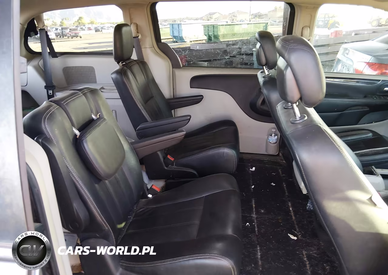 2016 Chrysler Town & Country Touring VIN:2C4RC1BG6GR282093 - 8