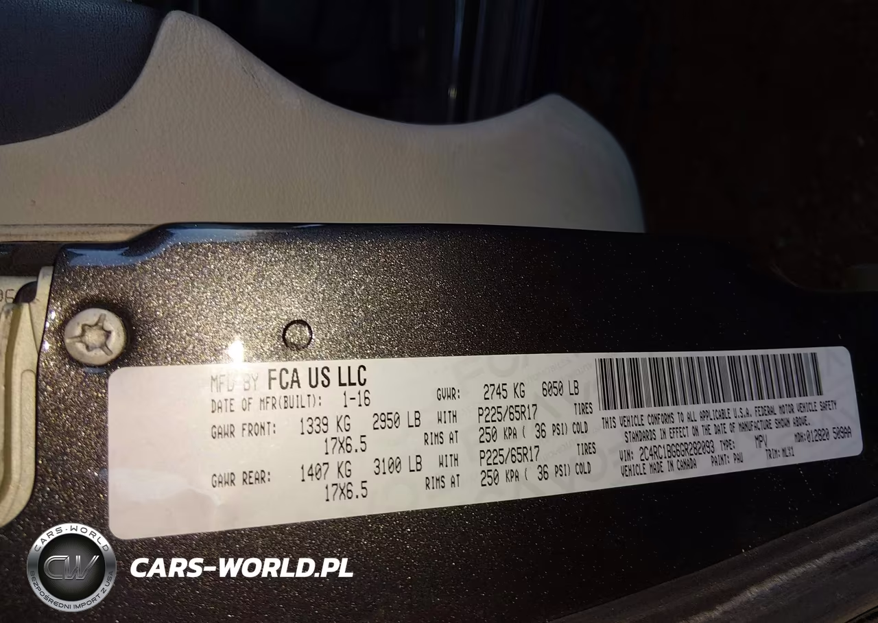 2016 Chrysler Town & Country Touring VIN:2C4RC1BG6GR282093 - 9