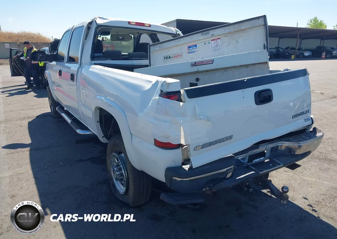 2004 Chevrolet Silverado 2500Hd Ls VIN:1GCHC23U24F241632 - 3