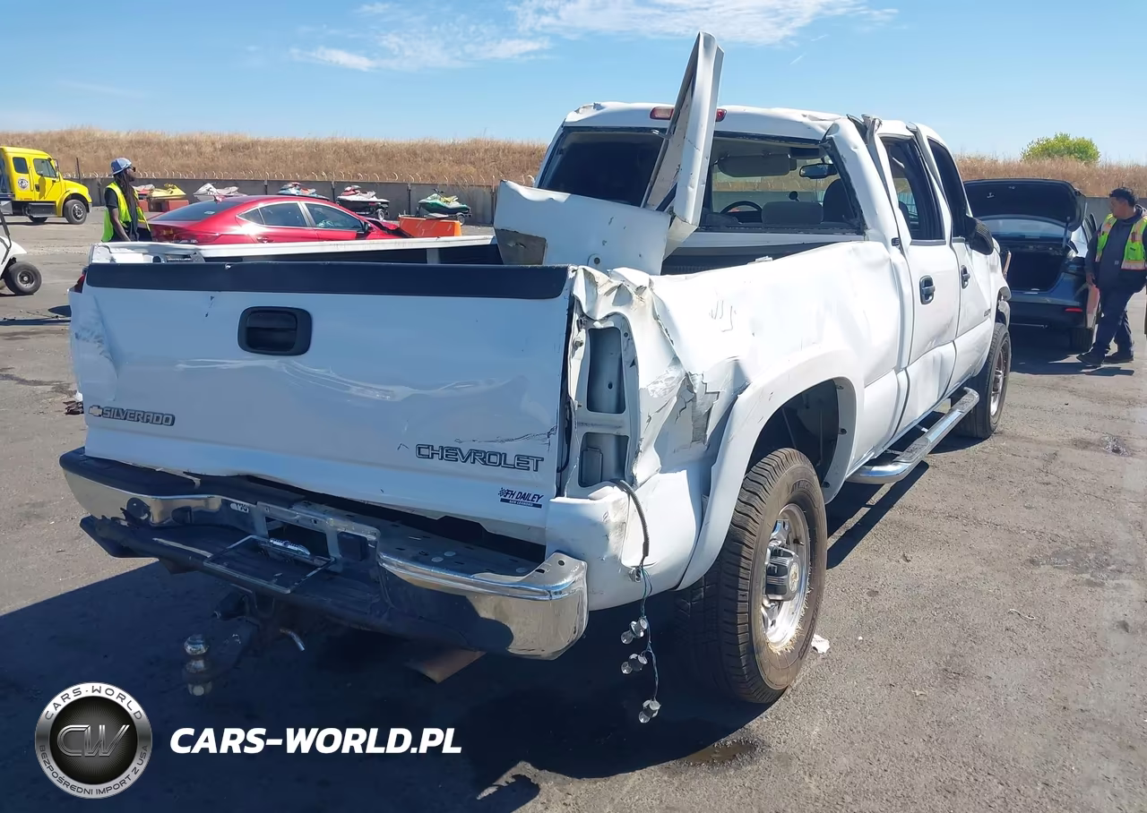 2004 Chevrolet Silverado 2500Hd Ls VIN:1GCHC23U24F241632 - 4