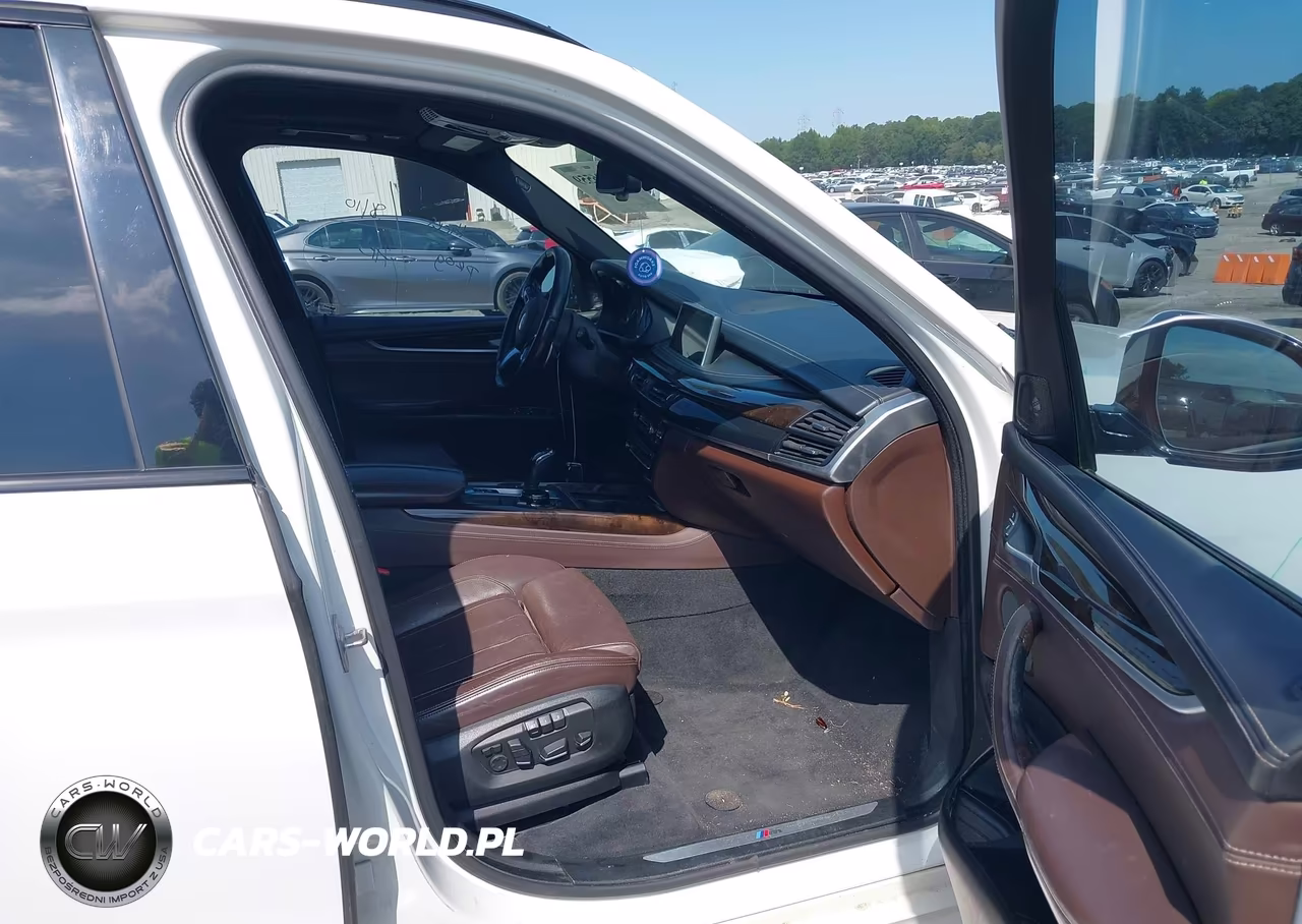 2015 BMW X5 xDrive50I VIN:5UXKR6C53F0J75553 - 5