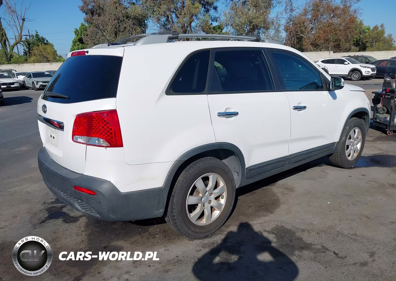 2011 Kia Sorento Lx V6 VIN:5XYKT4A25BG164154 - 4
