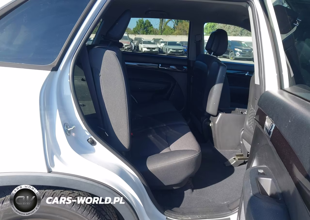 2011 Kia Sorento Lx V6 VIN:5XYKT4A25BG164154 - 8