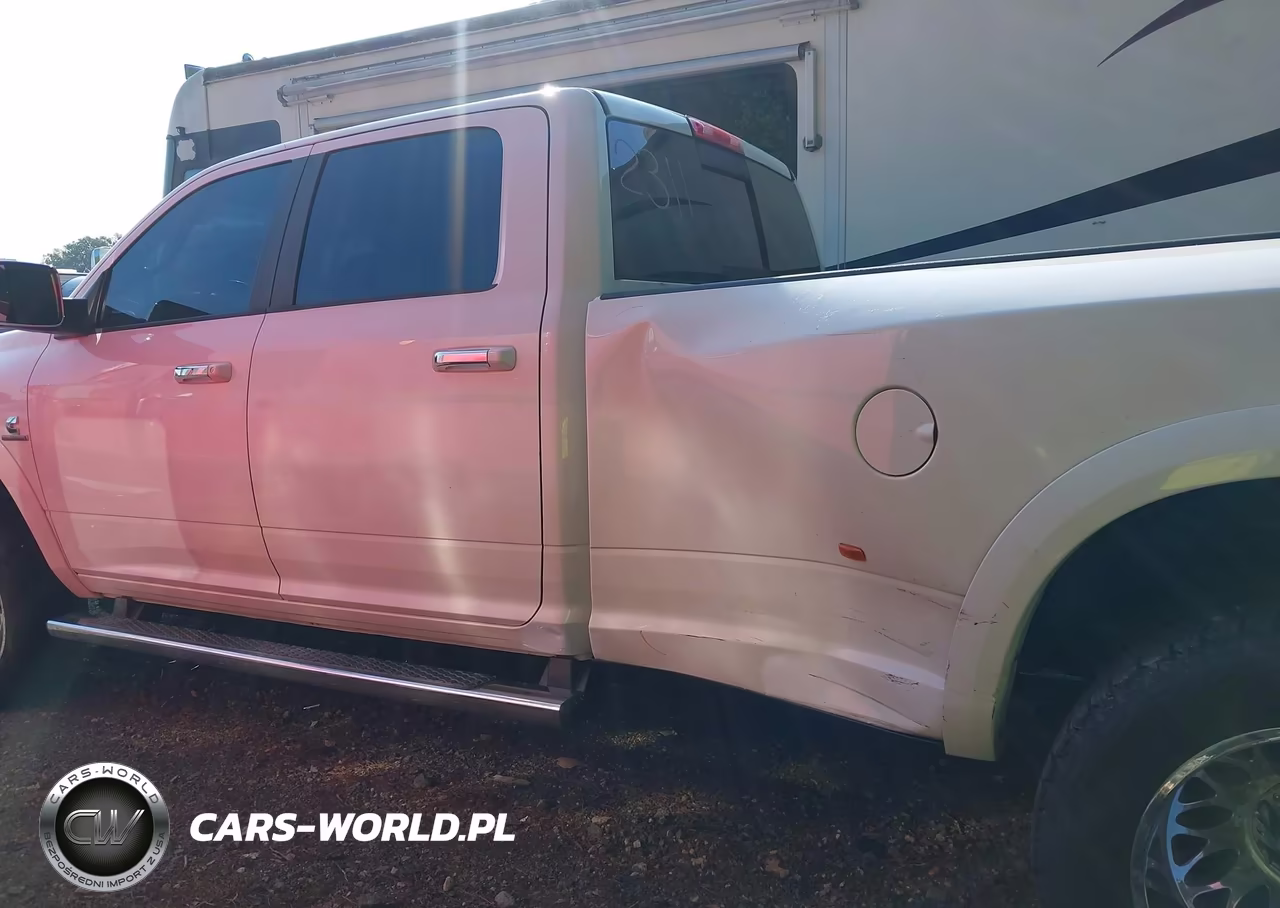 2018 Ram 3500 VIN:3C63RRJLXJG292177 - 14