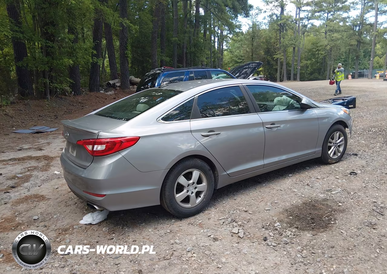 2017 Hyundai Sonata VIN:5NPE24AF0HH507327 - 4