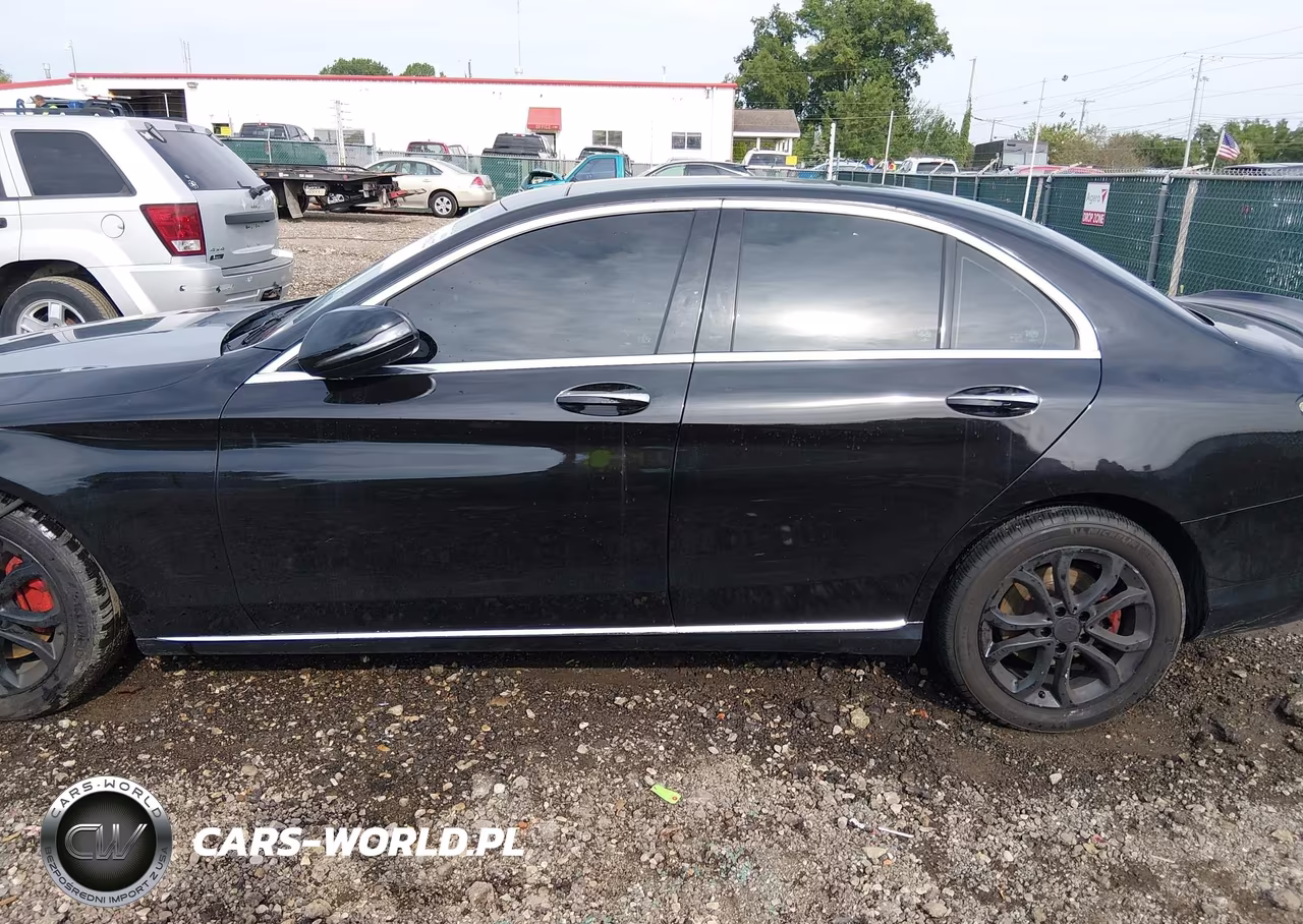 2017 Mercedes-Benz C 300 4Matic VIN:55SWF4KB0HU219616 - 15