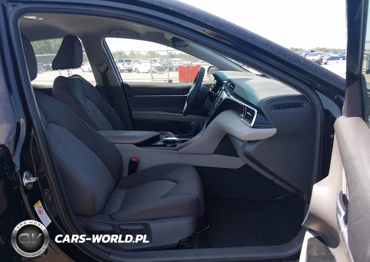 2018 Toyota Camry Hybrid Le VIN:4T1B31HK2JU003547 - 5