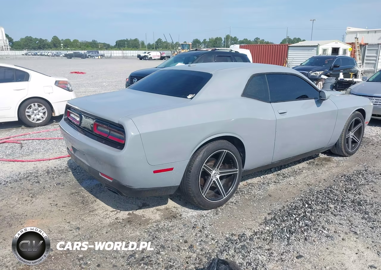 2017 Dodge Challenger Sxt VIN:2C3CDZAG2HH639588 - 4