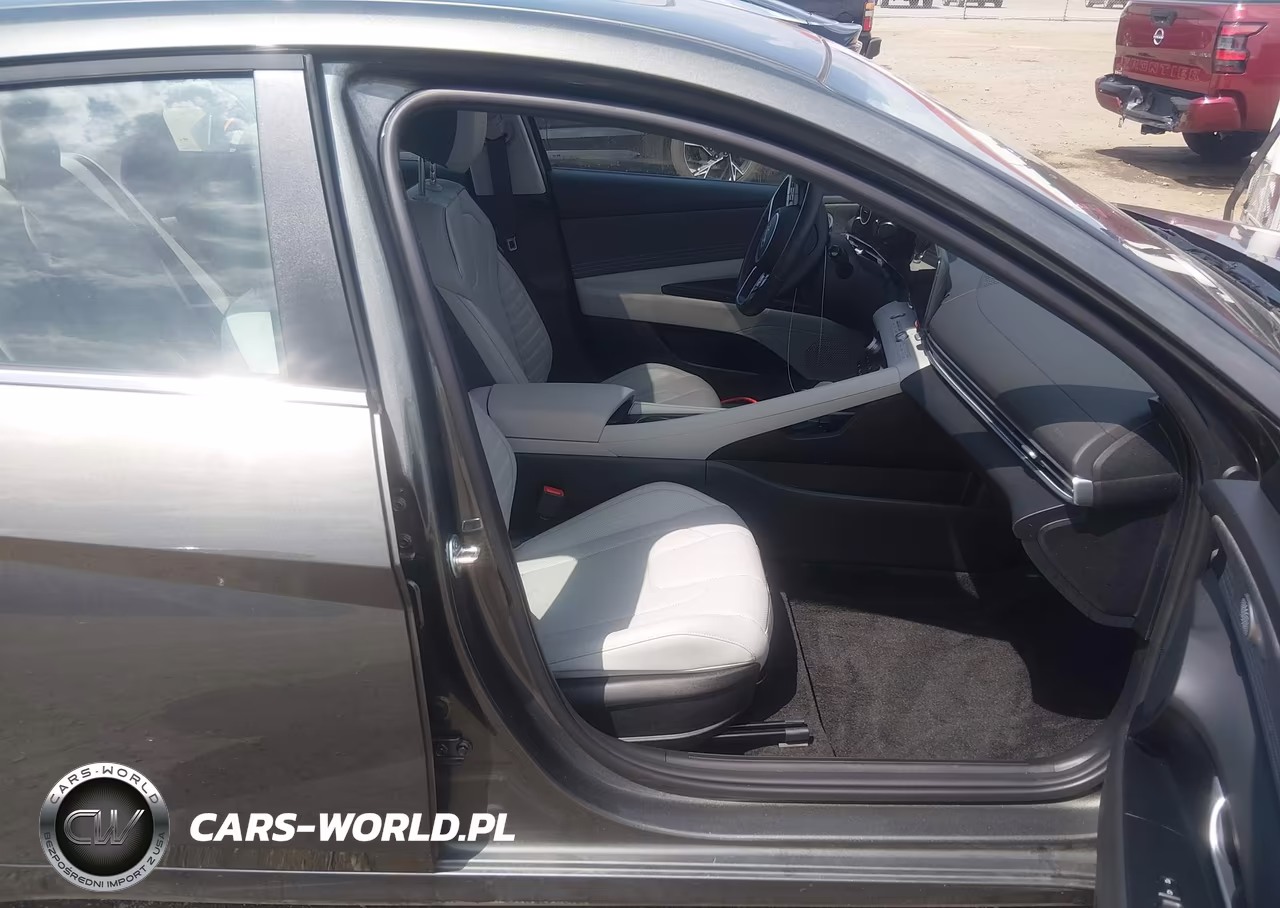 2025 Hyundai Elantra Limited VIN:KMHLP4DG9SU038745 - 5