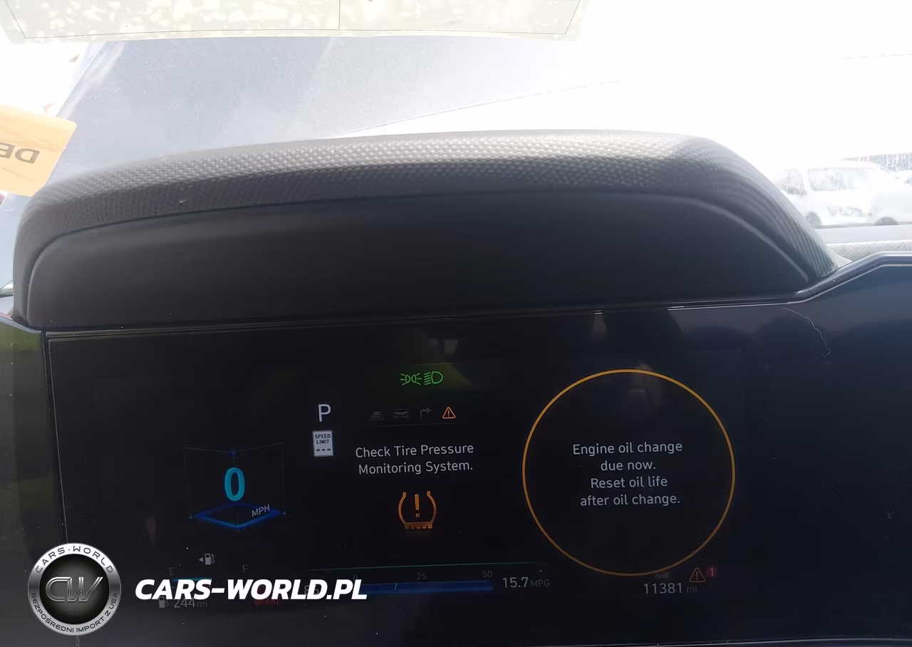 2025 Hyundai Elantra Limited VIN:KMHLP4DG9SU038745 - 7