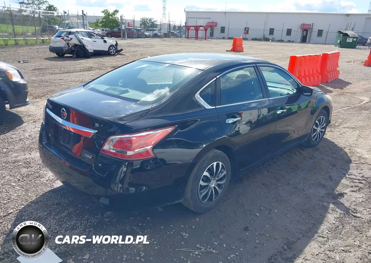 2013 Nissan Altima 2.5 S VIN:1N4AL3AP1DN530811 - 4