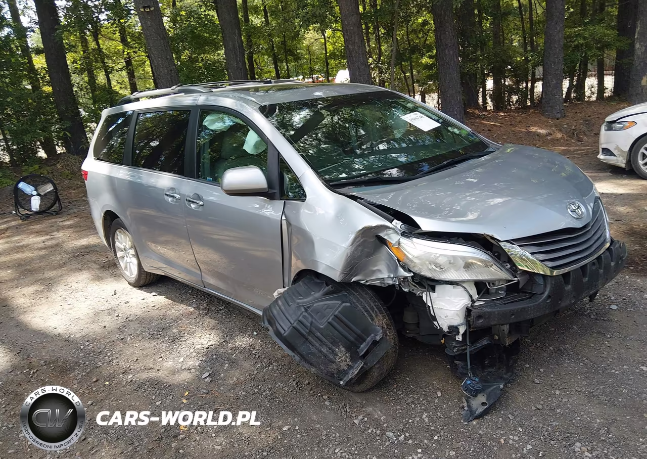 2015 Toyota Sienna Xle 7 Passenger – zdjęcie 1 z 16