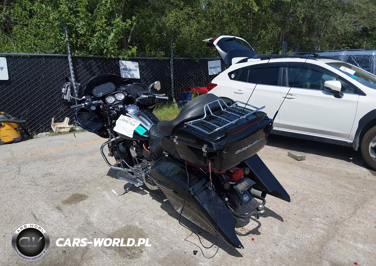 2012 Harley-Davidson Fltru Road Glide Ultra VIN:1HD1KGM1XCB673802 - 3