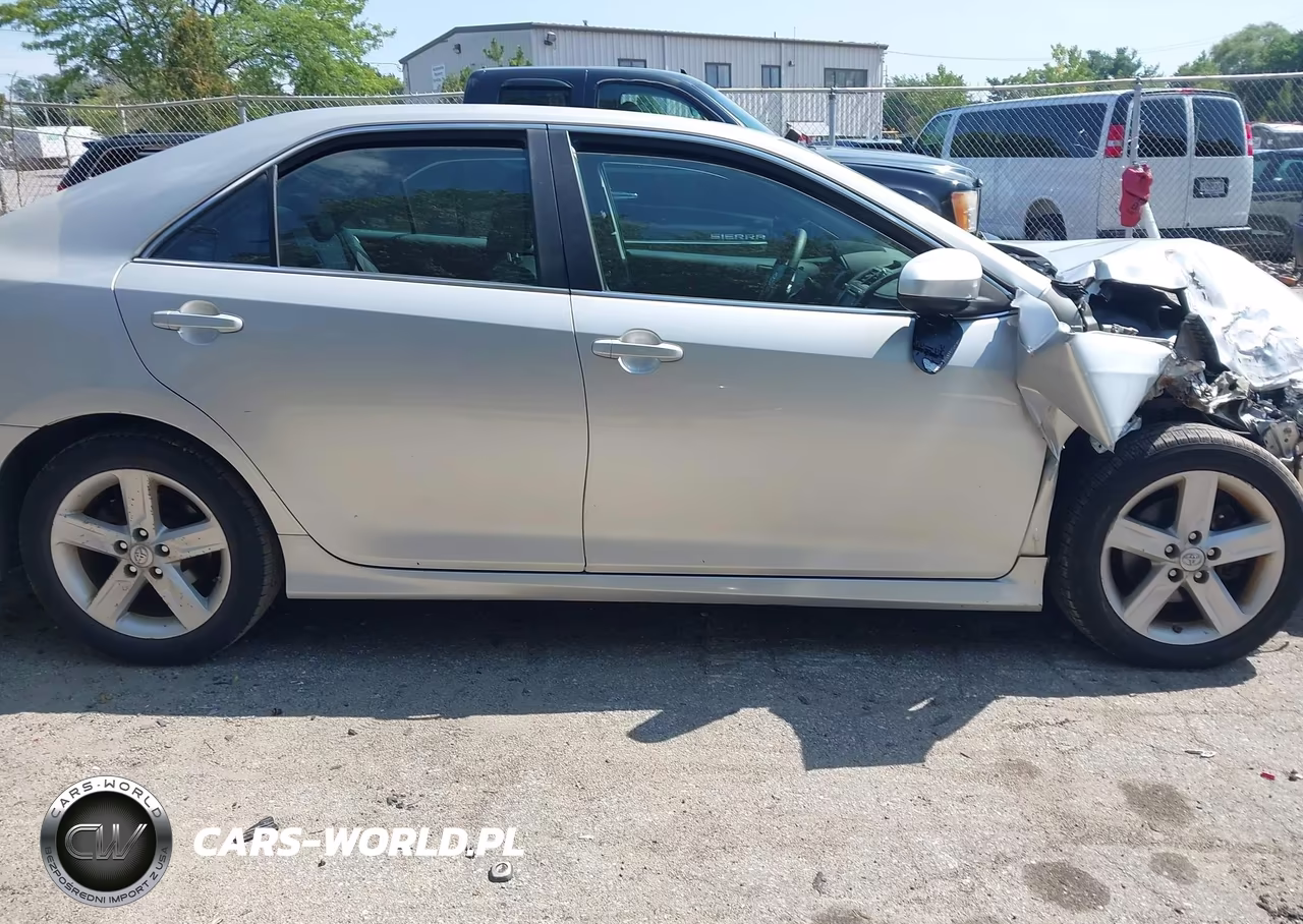 2013 Toyota Camry Se VIN:4T1BF1FKXDU267646 - 13