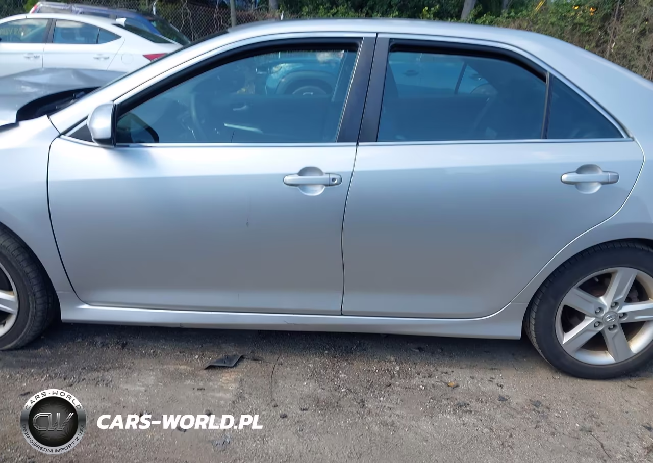 2013 Toyota Camry Se VIN:4T1BF1FKXDU267646 - 14