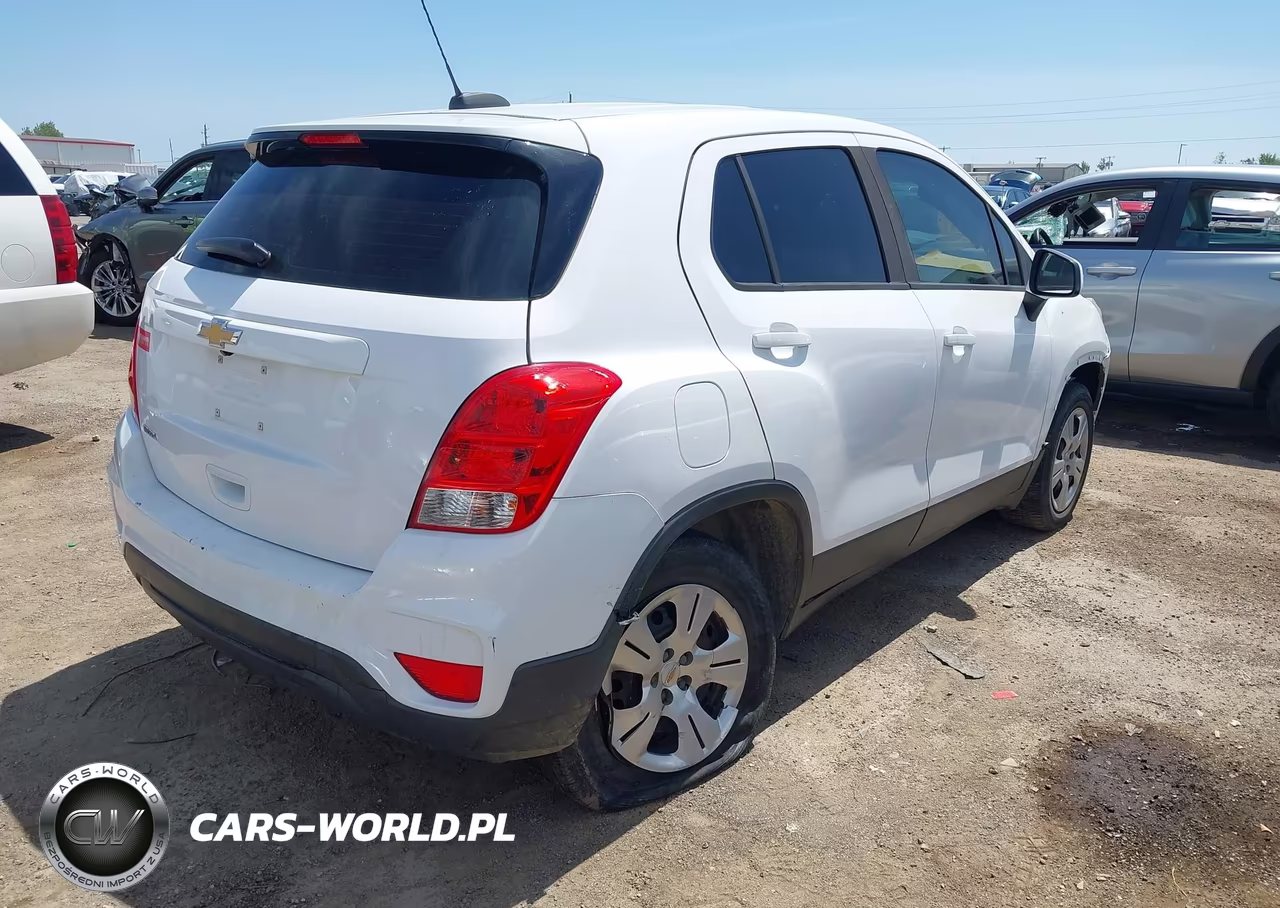 2018 Chevrolet Trax Ls VIN:3GNCJKSB0JL342659 - 4