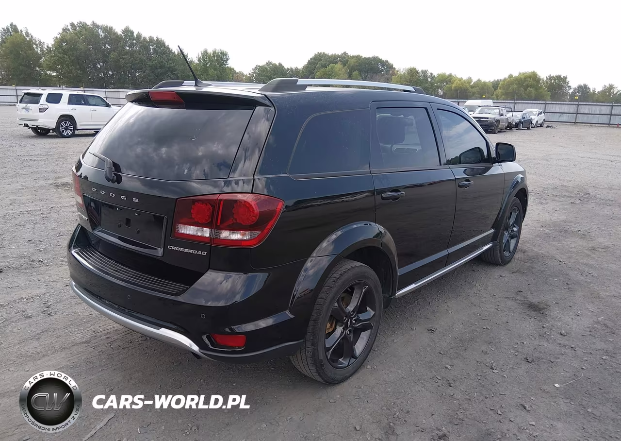 2018 Dodge Journey Crossroad VIN:3C4PDCGB1JT275442 - 4