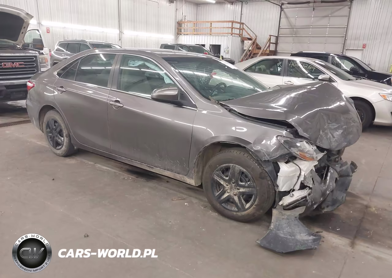 2017 Toyota Camry Le – zdjęcie 1 z 17