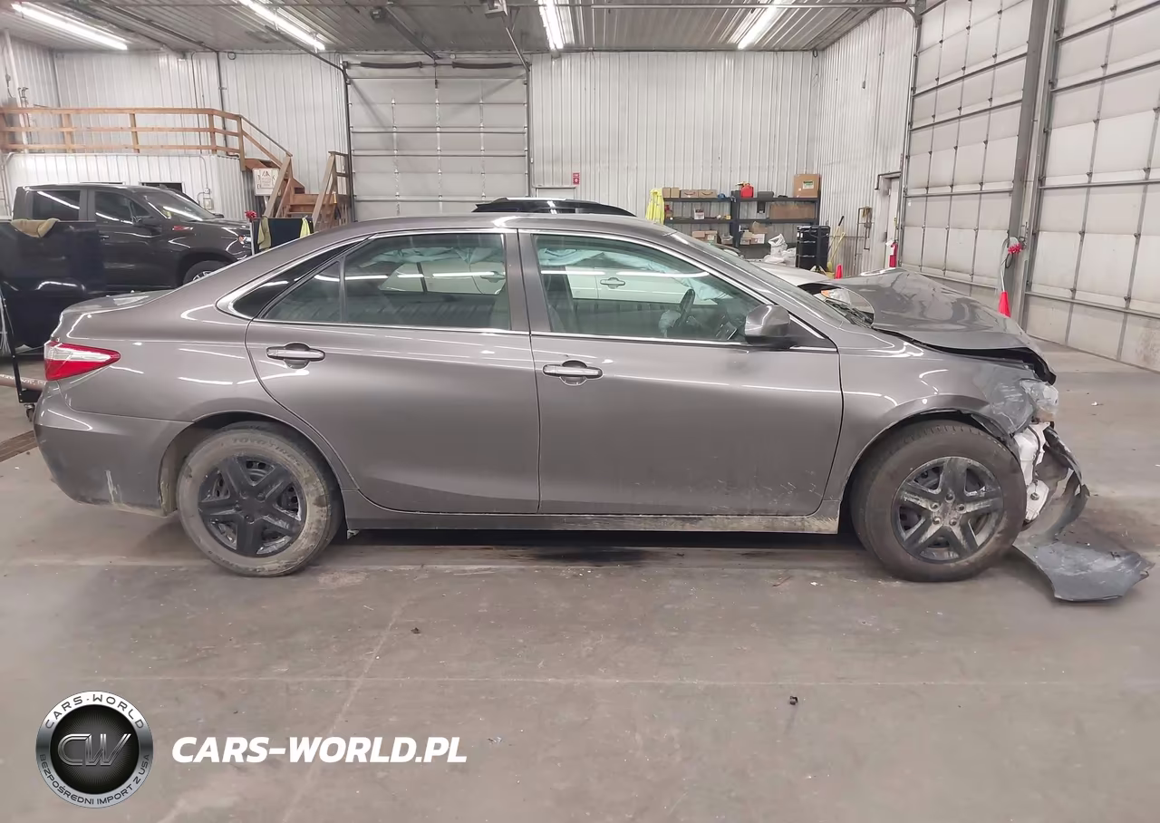 2017 Toyota Camry Le VIN:4T1BF1FK6HU335186 - 14