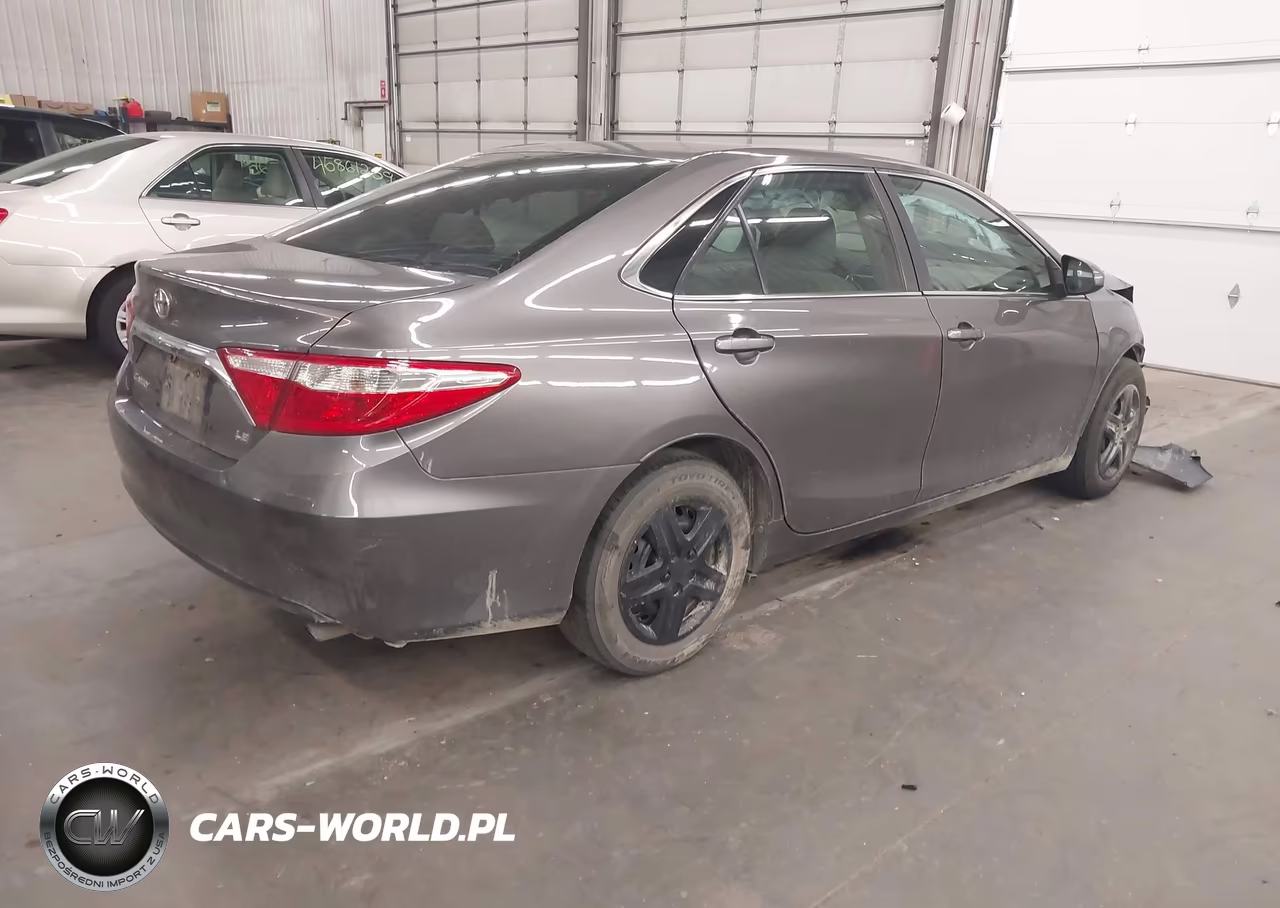 2017 Toyota Camry Le VIN:4T1BF1FK6HU335186 - 4
