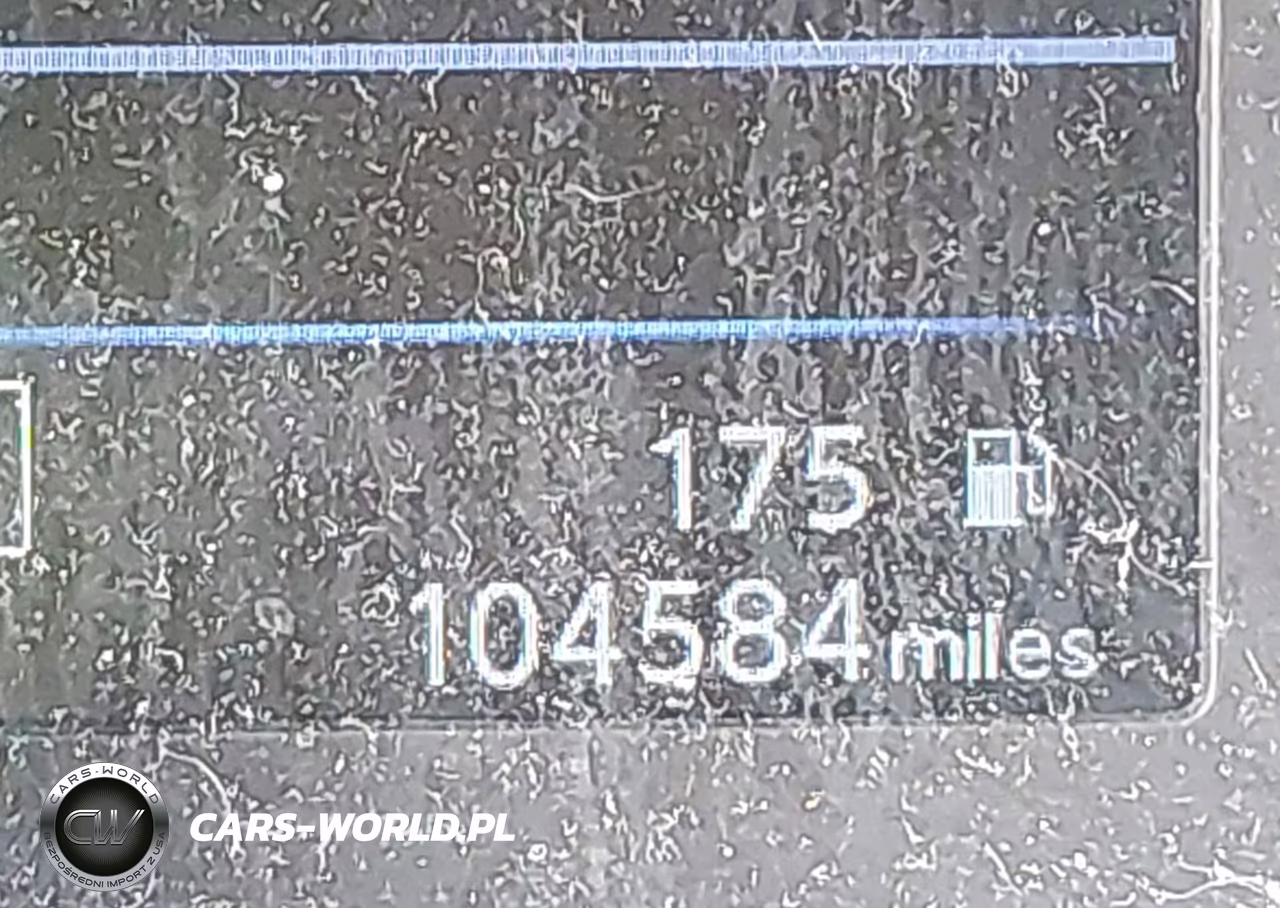 2019 Nissan Rogue S VIN:5N1AT2MV7KC748271 - 16