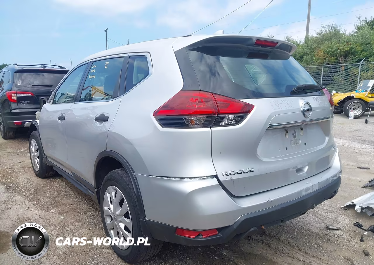2019 Nissan Rogue S VIN:5N1AT2MV7KC748271 - 3